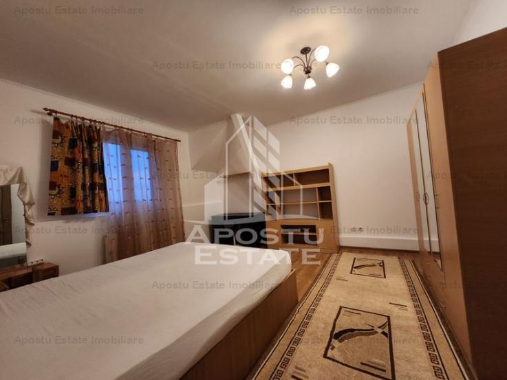 Apartament cu 4 camere, centrala proprie, zona Bucovina