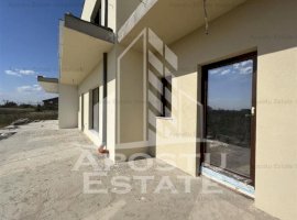 Triplex, teren 284mp, pompe caldura, zona Plopi