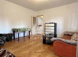 Apartament trei camere decomandat etaj intermediar