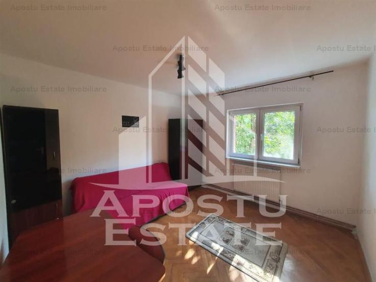 Apartament cu 4 camere 2 bai si 2 balcoane, Aradului