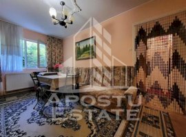 Apartament cu 4 camere, centrala proprie, zona Dacia