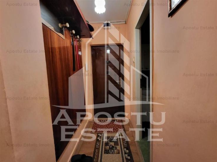 Apartament cu 4 camere, centrala proprie, zona Dacia