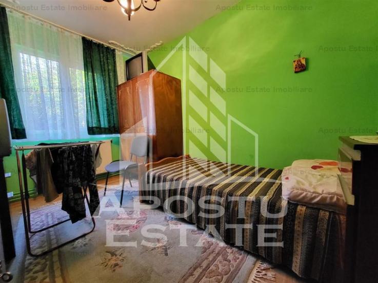 Apartament cu 4 camere, centrala proprie, zona Dacia