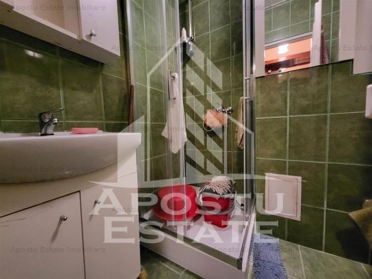 Apartament cu 4 camere, centrala proprie, zona Dacia