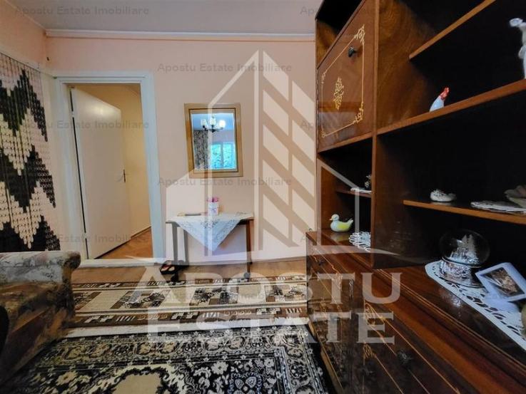 Apartament cu 4 camere, centrala proprie, zona Dacia