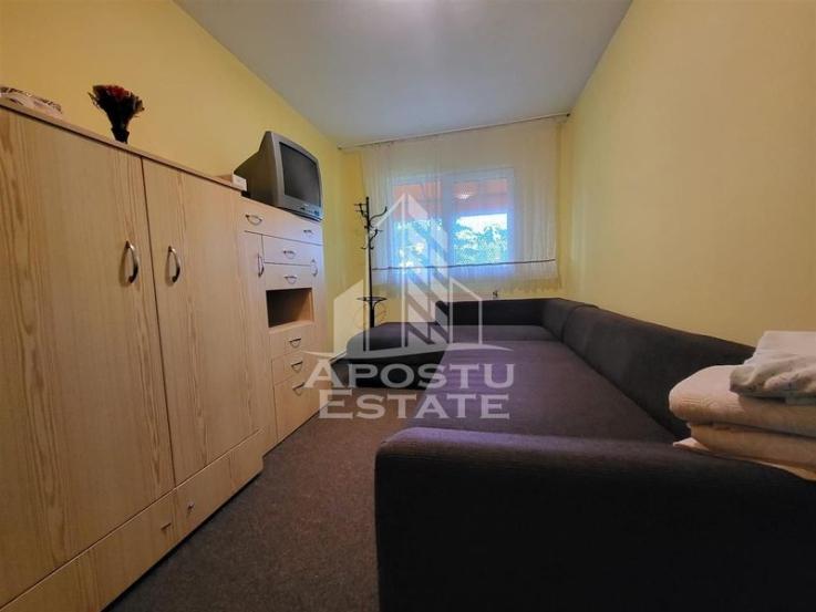 Apartament cu 4 camere, centrala proprie, zona Dacia