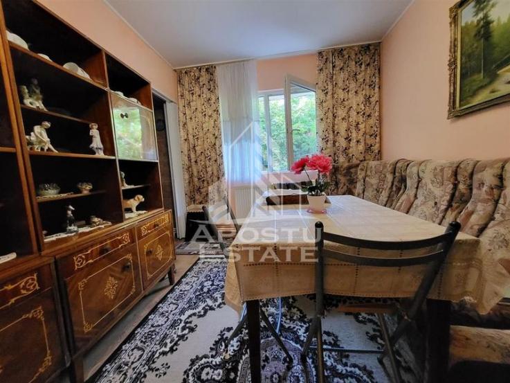 Apartament cu 4 camere, centrala proprie, zona Dacia