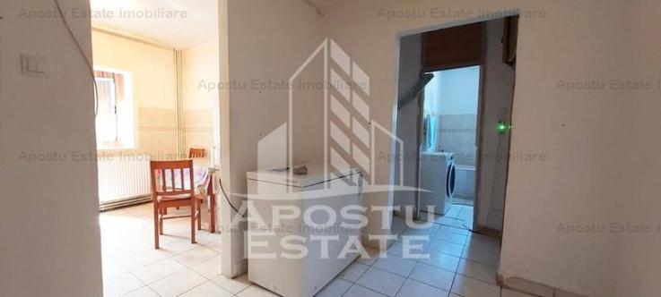 Apartament cu 3 camere decomandat zona Miorita