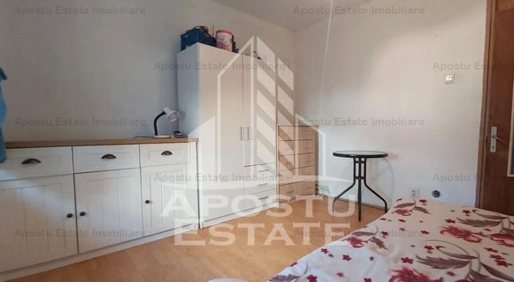 Apartament cu 3 camere decomandat zona Miorita