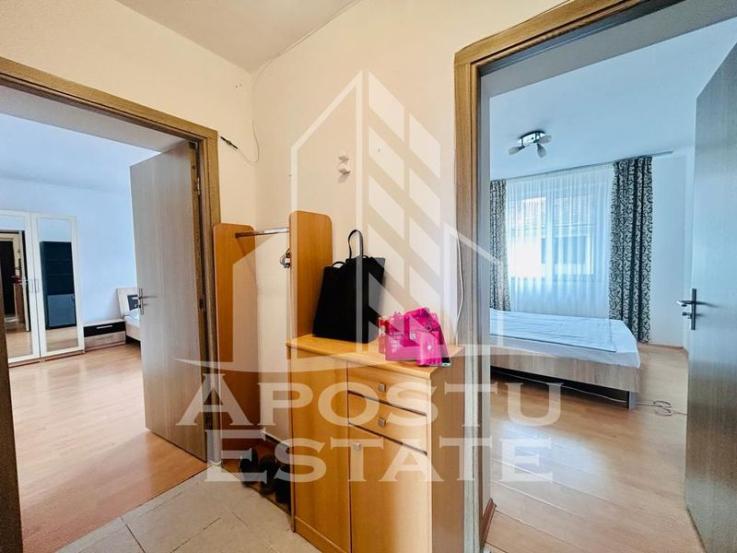 Apartament 2 camere cu loc de parcare si vedere in Piata 700.