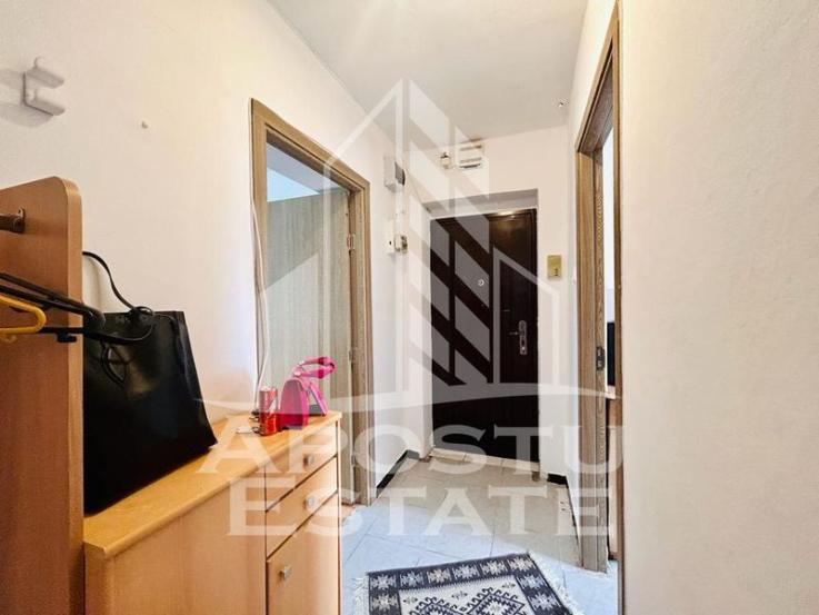 Apartament 2 camere cu loc de parcare si vedere in Piata 700.