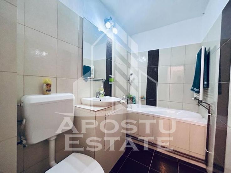 Apartament 2 camere cu loc de parcare si vedere in Piata 700.