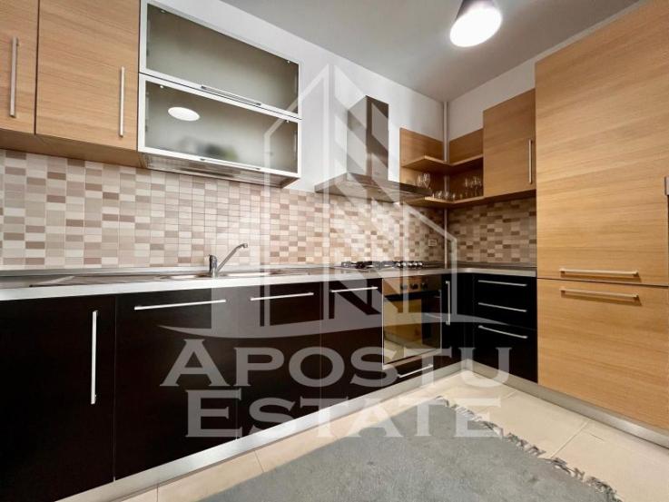 Apartament 3 camere, ultra spatios, parcare privata, Take Ionescu