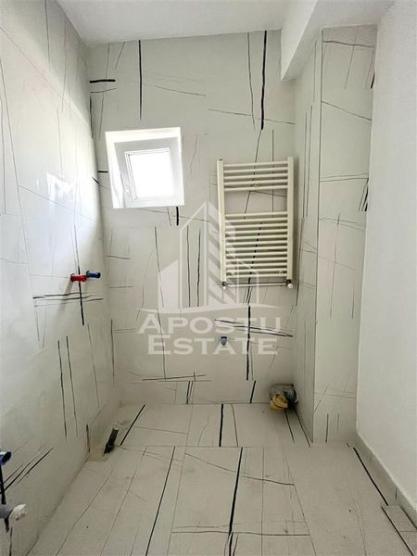 Apartament cu 4 camere complet renovat situat in zona Dambovita