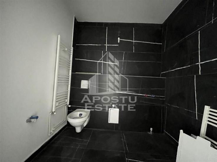 Apartament cu 4 camere complet renovat situat in zona Dambovita