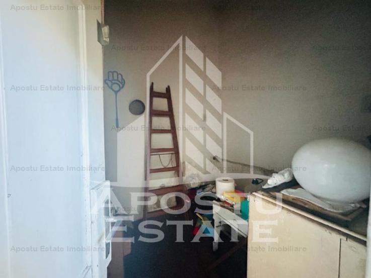 Apartament 4 camere, garaj pentru depozitare in zona Centrala