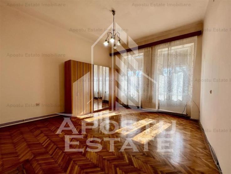 Apartament 2 camere, centrala proprie, etajul 1