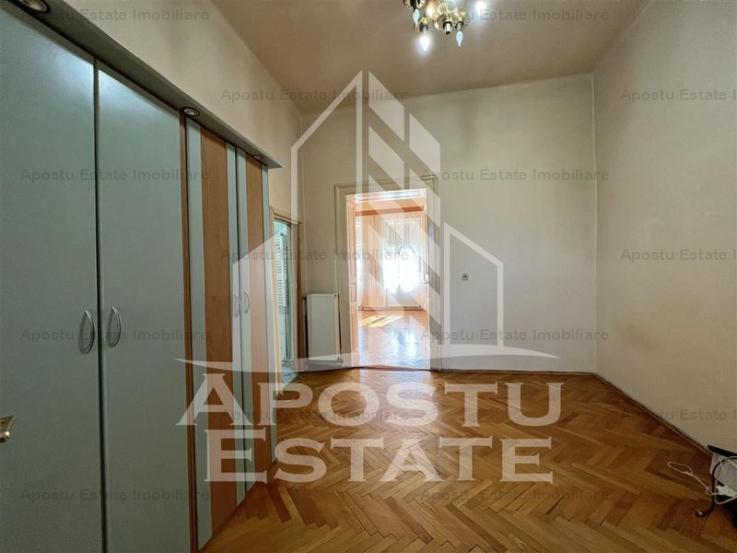 Apartament 2 camere, centrala proprie, etajul 1