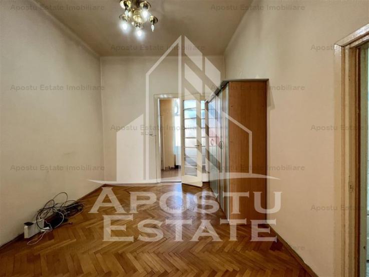 Apartament 2 camere, centrala proprie, etajul 1