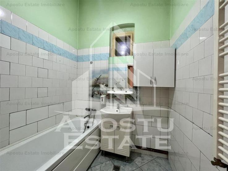 Apartament 2 camere, centrala proprie, etajul 1