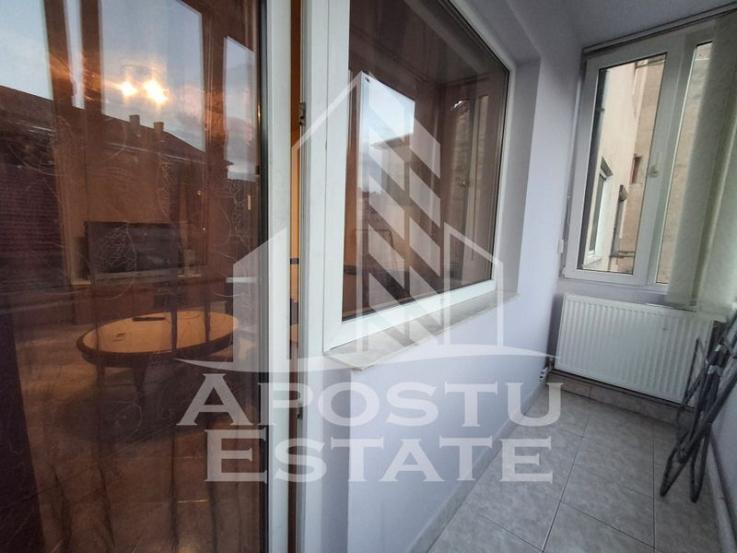 Apartament cu 2 camere semidecomandat centru