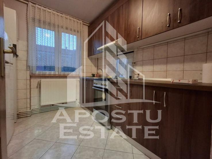 Apartament cu 2 camere semidecomandat centru