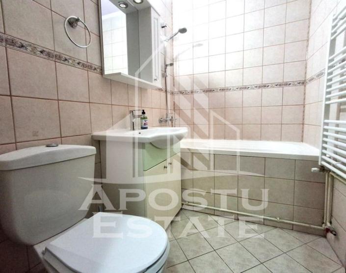 Apartament cu 2 camere semidecomandat centru