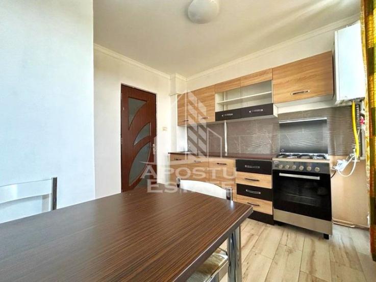 Apartament 3 camere, decomandat, zona Ultracentrala