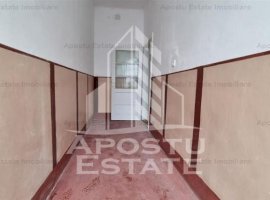 Apartament 2 camere in zona Parneava nemobilat