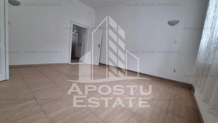 Apartament 2 camere in zona Parneava nemobilat