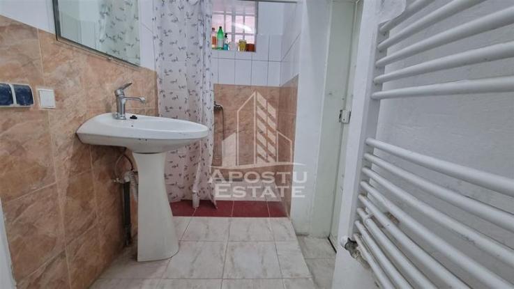 Apartament 2 camere in zona Parneava nemobilat