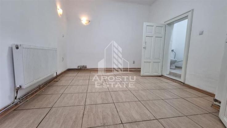 Apartament 2 camere in zona Parneava nemobilat