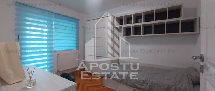 Apartament cu 3 camere  decomandat in zona Maranata