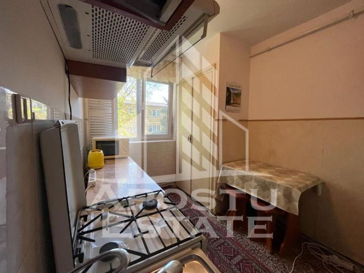 Apartament 2 cameresemidecomandat Zona Piata Doina