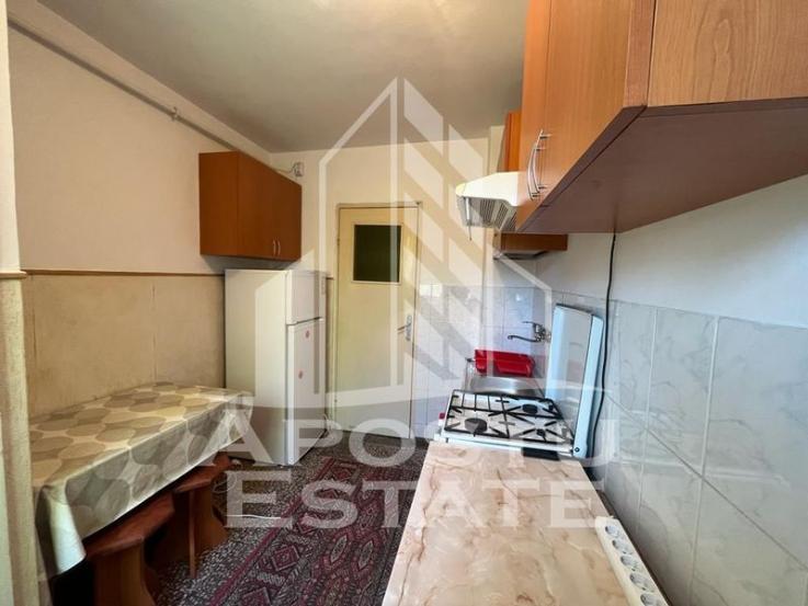 Apartament 2 cameresemidecomandat Zona Piata Doina