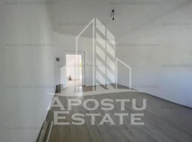 Apartament cu o camera si spatiu comercial zona Simion Barnutiu