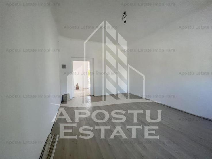 Apartament cu o camera si spatiu comercial zona Simion Barnutiu