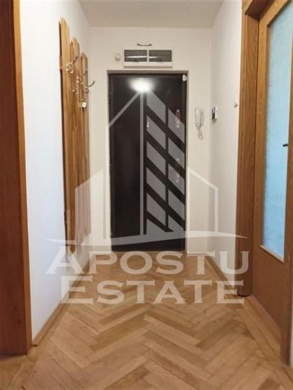 Apartament 4 Camere, 2 bai, Complexul Studentesc