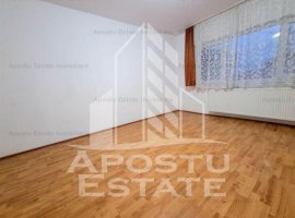 Apartament decomandat cu 2 camere, centrala proprie, zona Bucovina