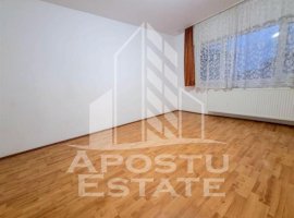 Apartament decomandat cu 2 camere, centrala proprie, zona Bucovina