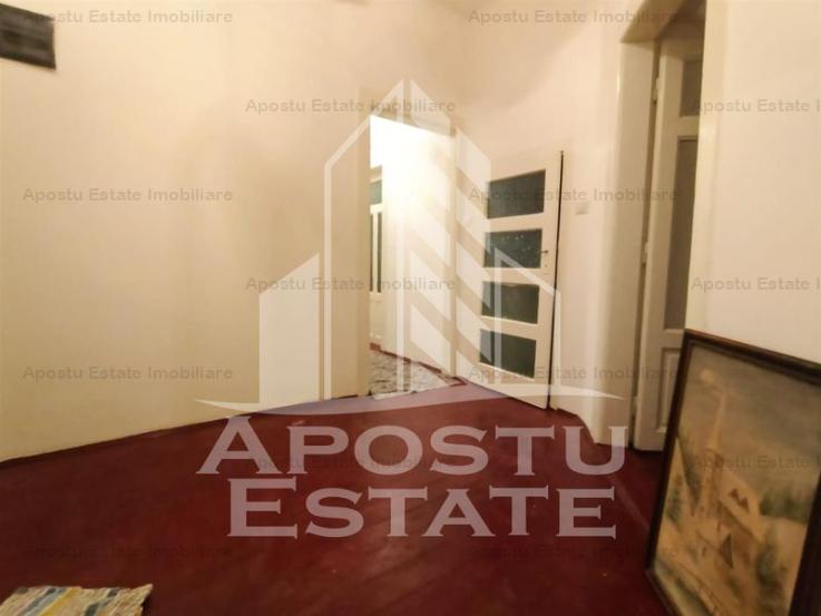 Apartament cu 3 camere la parter, curte individuala, in zona Iosefin