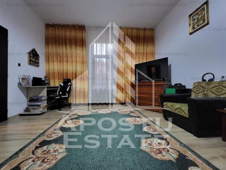 Apartament cu 2 camere, loc de parcare in curte langa Piata Iosefin