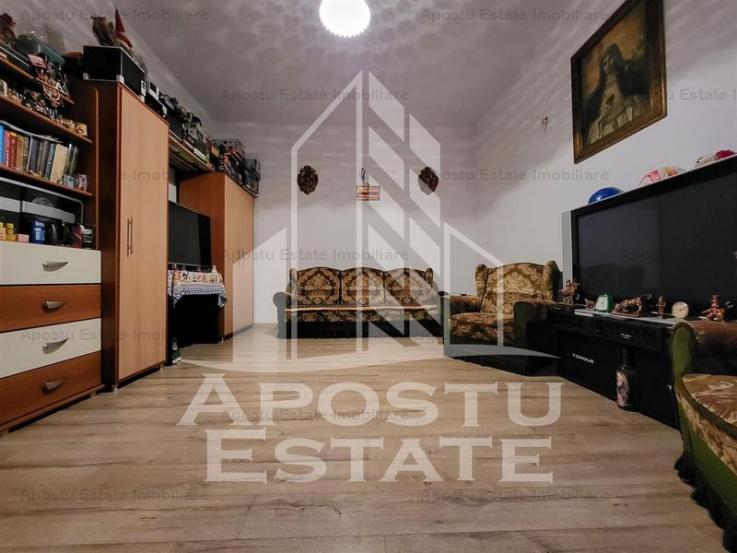 Apartament cu 2 camere, loc de parcare in curte langa Piata Iosefin