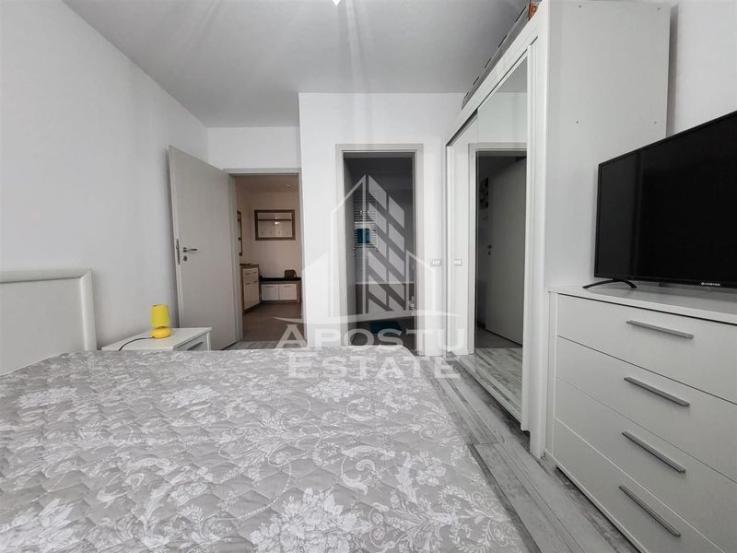 Apartament cu 3 camere, 2 bai si 2 balcoane in zona Ultracentrala.