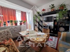 Apartament cu 3 camere, etaj intermediar, Gheorghe Lazar