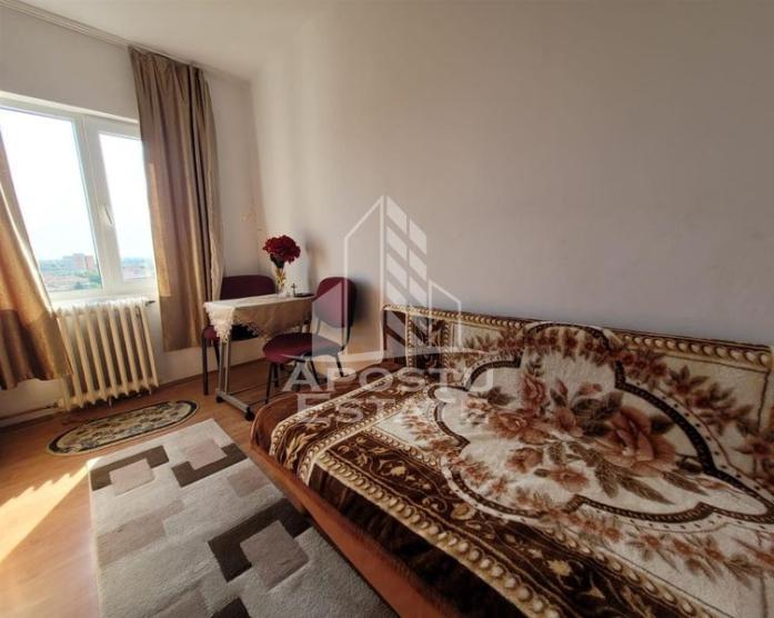 Apartament cu 3 camere, etaj intermediar, Gheorghe Lazar