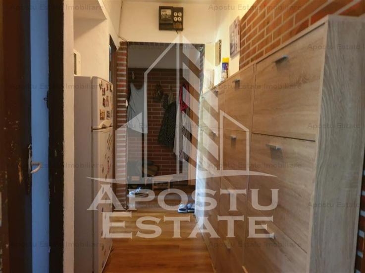 Apartament cu 4 camere in zona Dacia, semidecomandat