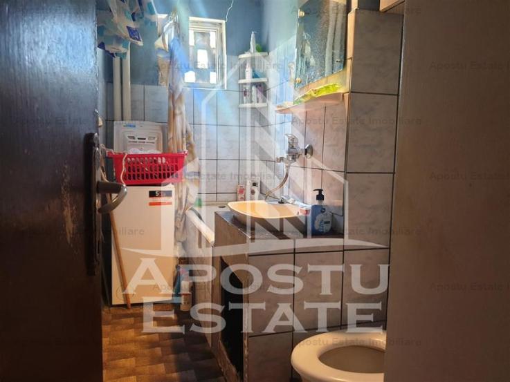 Apartament cu 4 camere in zona Dacia, semidecomandat