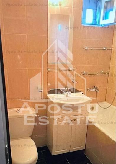 APARTAMENT CU 4 CAMERE DECOMANDAT, CETRALA POPRIE, SALA OLIMPIA