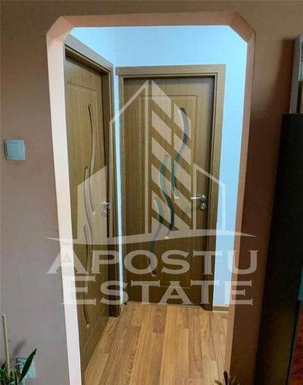 Apartament 3 camere, centrala proprie, zona Girocului